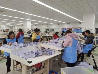 訂單激增，梁平服飾企業(yè)開足馬力忙生產